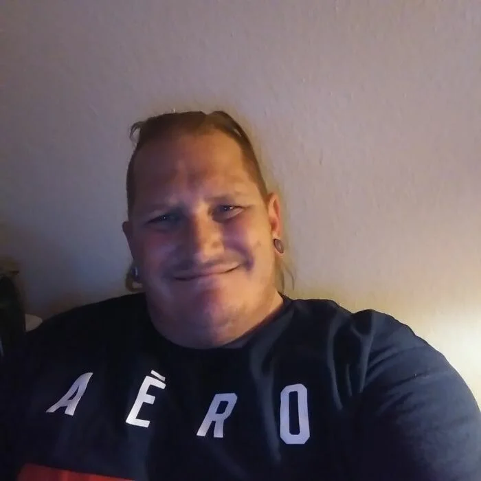 MissOwenHand_Luettgen, 44