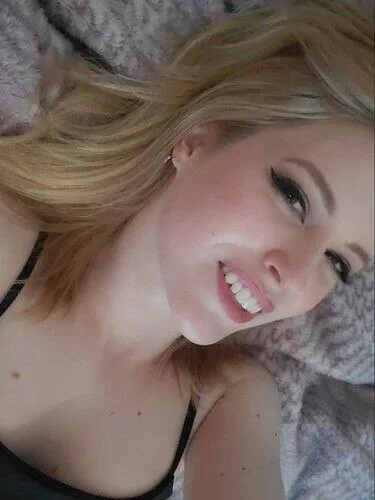 prettybrunette88, 24