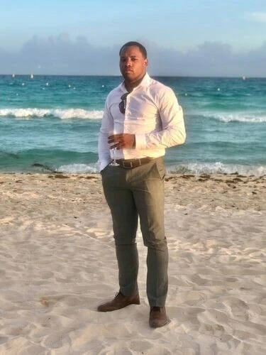 Zeeali, 35
